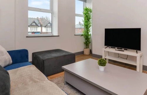 West Finchley Apartment | High Luxe Stay in London