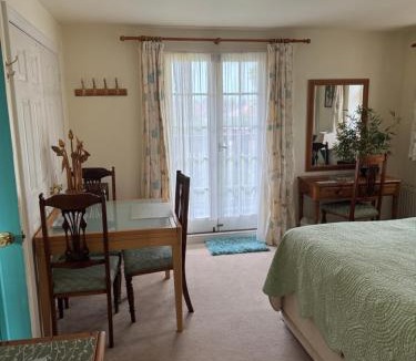 Holworth Bed & Breakfast | High Mead