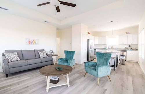 Gilchrist House | High Noon