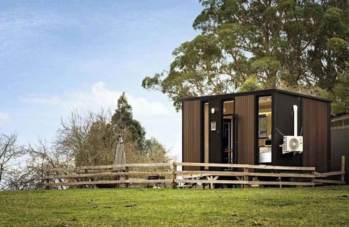 Jeeralang House | High on a Mountain Top by Tiny Away