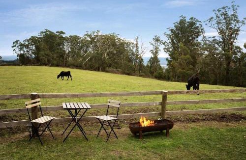 Jeeralang House | High on a Mountain Top by Tiny Away