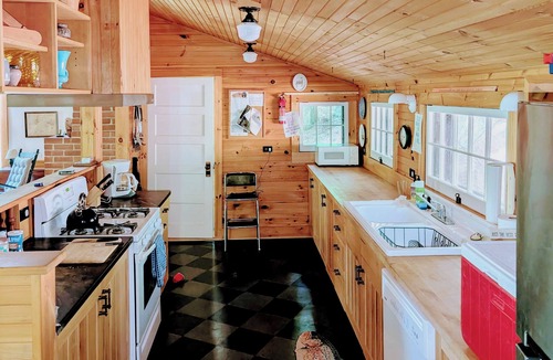 Keene Valley House | High Peaks Adjacent Family Retreat.