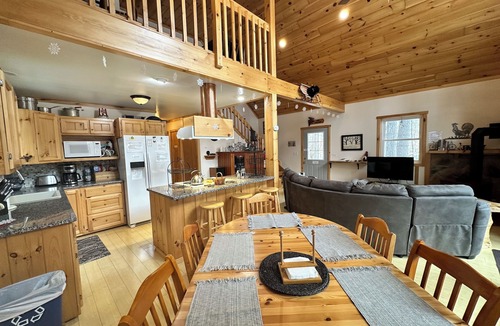 Jay Ski Chalet | High Peaks Hideaway - minutes from Whiteface Mt!