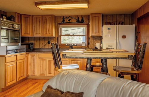 Cody Cabin | High Point Hideout- Mountain Top Views, Location on the way to Yellowstone