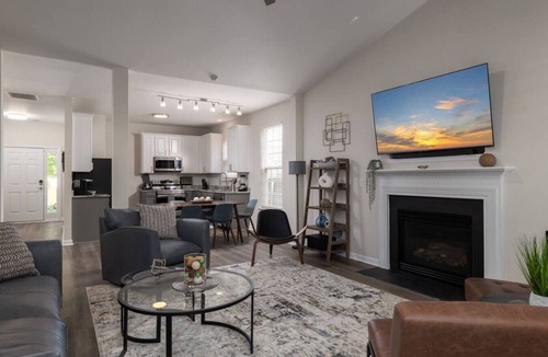 High Point House | High Point`s Gem! Group Friendly! Five Bedrooms!