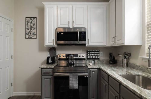 High Point House | High Point`s Gem! Group Friendly! Five Bedrooms!