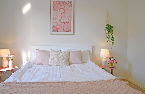 Maraylya House | High-Ranking Two-Level House with 4 Br Gables