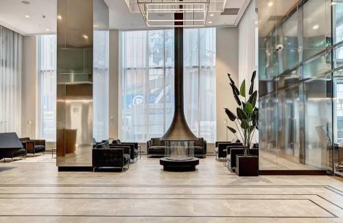 Downtown Montreal Apartment | High Rise Skyline DowntownCondo Pool &Free Parking