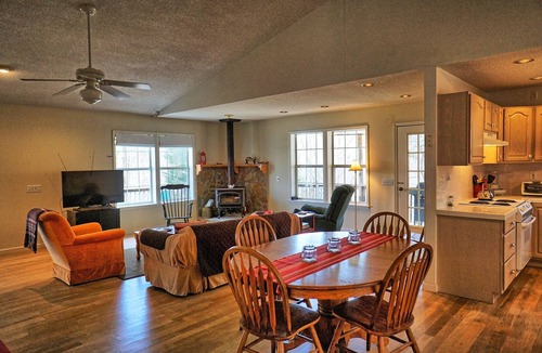 Almond Cottage | High Speed Wifi - Fire Pit & Mountain View!