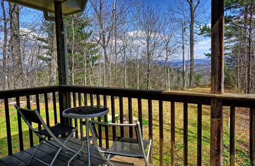 Almond Cottage | High Speed Wifi - Fire Pit & Mountain View!
