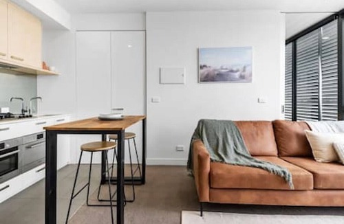 Northcote Apartment | High st delight, With City Views