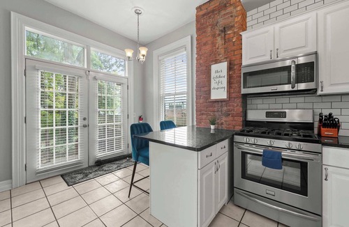 Italian Village House | High Street Hideaway - For 8