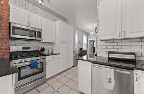 Italian Village House | High Street Hideaway - For 8