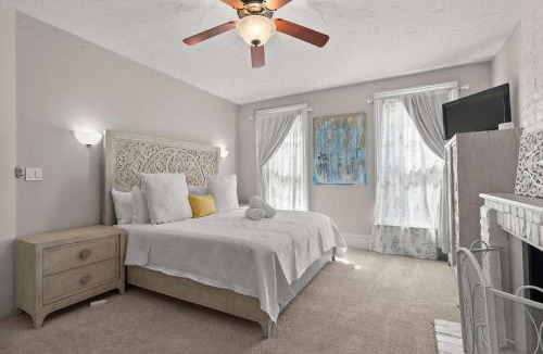 Italian Village House | High Street Hideaway - For 8