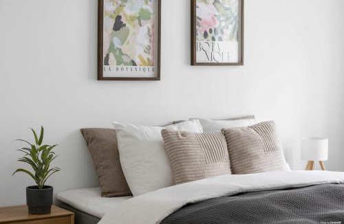 Midtbyen Apartment | High-Street Residence