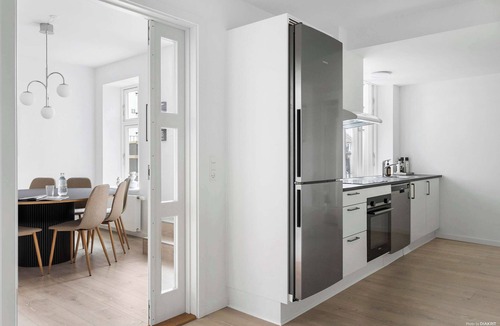 Midtbyen Apartment | High-Street Residence