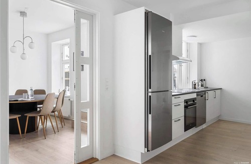 Midtbyen Apartment | High-Street Residence
