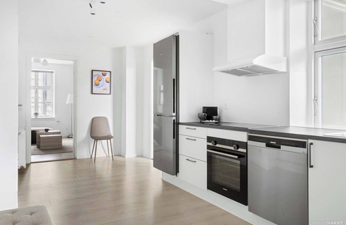 Midtbyen Apartment | High-Street Residence