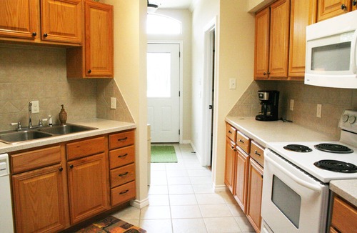 Wellborn House | High Style Accommodations With Peaceful Patio!