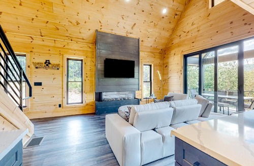 Talking Rock House | High Summit Luxury