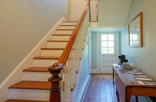 Still Pond Apartment | High Tide Haven Suite