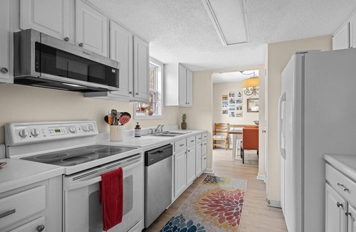 Harkers Island House | High Tider 3 Bedroom Home by RedAwning
