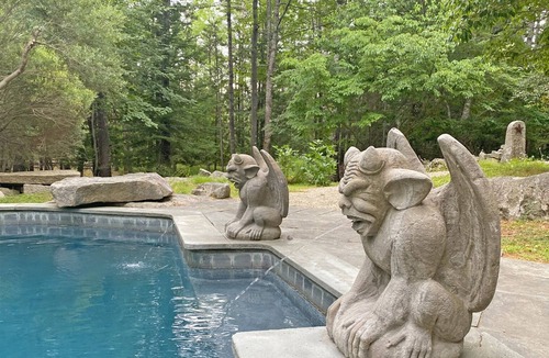 Hall Quarry Villa | High Tower & Pool House: two secluded homes with pool