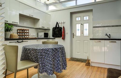 Woodstock House | High Trees Blenheim View