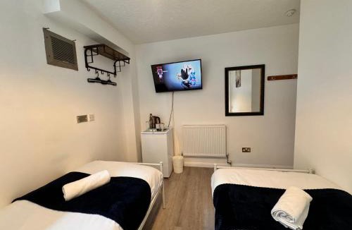 Horley House | High Trees Guest House Gatwick