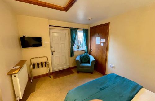 Uttoxeter House | High View Cottage