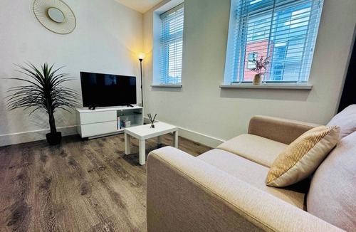 High Wycombe Apartment | High Wycombe 1-Bed Apt: Modern and Central