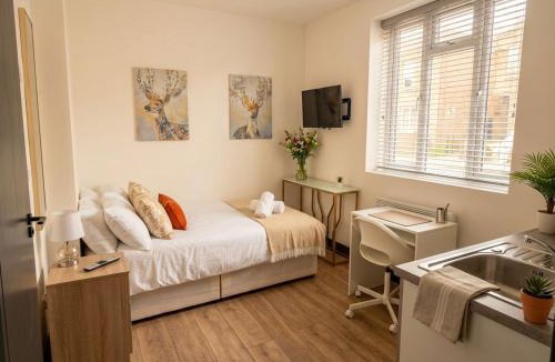 Highbury House | Highbury Modern Self Contained Studios Private Self Check-in 15 Min to Central London