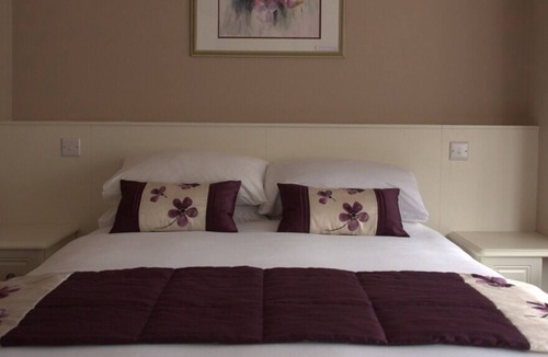 Sunninghill Hotel | Highclere Hotel