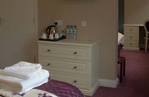 Sunninghill Hotel | Highclere Hotel