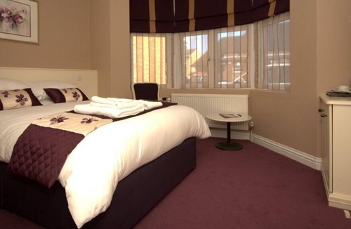 Sunninghill Hotel | Highclere Hotel