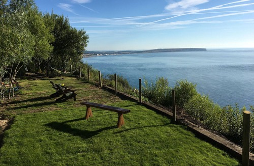 Shanklin Cabin | Highcliff Cottage - Clifftop Paradise
