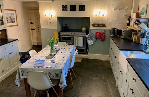 Saint Gennys Cottage | HIGHER HILL HOUSE, pet friendly, with open fire in Crackington Haven