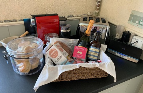 Saint Gennys Cottage | HIGHER HILL HOUSE, pet friendly, with open fire in Crackington Haven