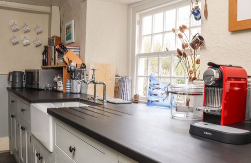 Saint Gennys Cottage | HIGHER HILL HOUSE, pet friendly, with open fire in Crackington Haven