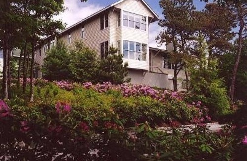 Water Mill House | Highest point in Hamptons, designed by renowned architect, w/ocean & bay views