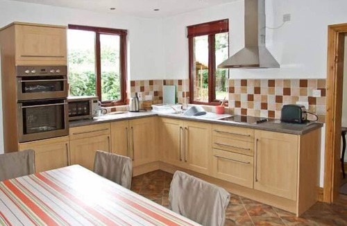 Leek Cottage | HIGHFIELD COTTAGE, family friendly, with a garden in Leek