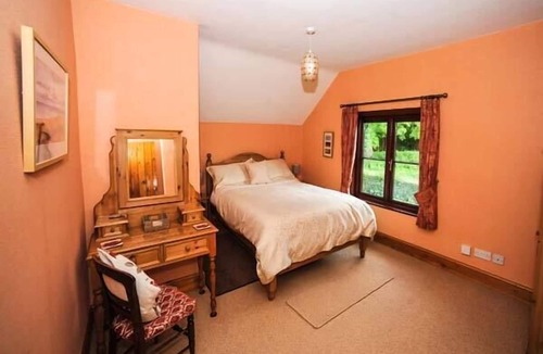 Leek Cottage | HIGHFIELD COTTAGE, family friendly, with a garden in Leek