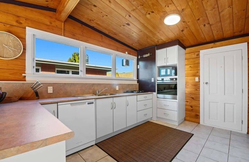 Lynmore House | Highfield Ride | Next to the Forest with Spa Pool