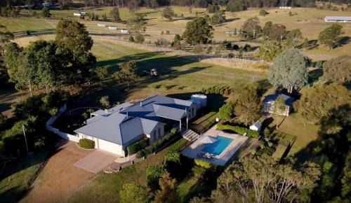 Mount View House | HighGrove Lodge, Luxury Hunter Valley Accommodation