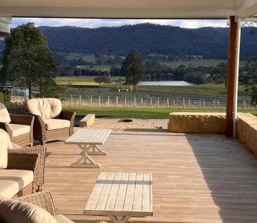 Mount View House | HighGrove Lodge, Luxury Hunter Valley Accommodation