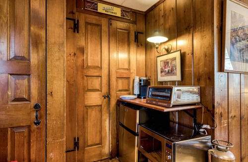 Norwalk Apartment | Highland Ave - Norwalk