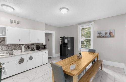 Birmingham House | Highland Cottage | Group Stay/Patio/Backyard+Grill