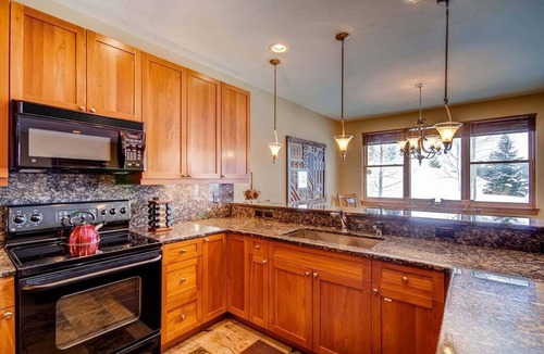 The Highlands House | Highland Greens 93: Gorgeous Townhome with Private Hot Tub.