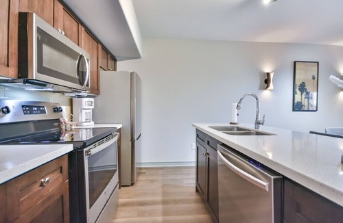 Oro-Medonte Condo | Highland Hideaway 2BR Condo Pool & Spa Daily