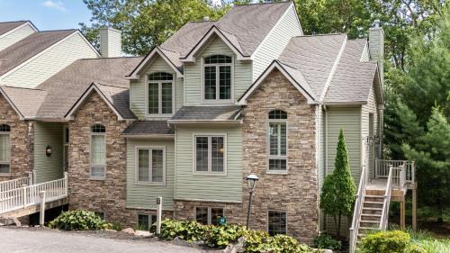 Lake Harmony House | Highland Hideaway by AvantStay